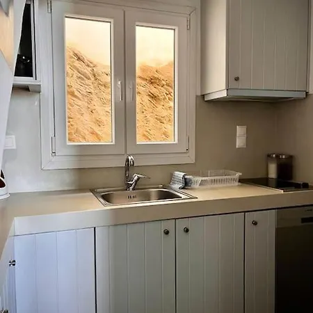 Cosy With Infinity Pool And Amazing View 別荘 キスノス