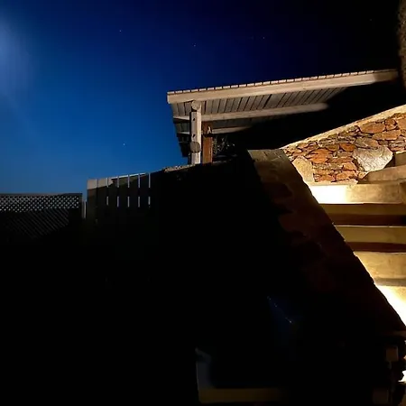 Cosy With Infinity Pool And Amazing View Casa de Férias