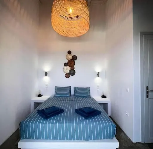 Cosy With Infinity Pool And Amazing View Сasa de vacaciones