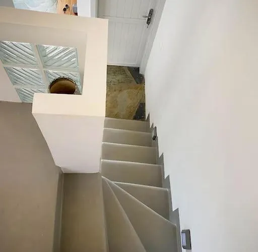 Cosy With Infinity Pool And Amazing View Сasa de vacaciones *