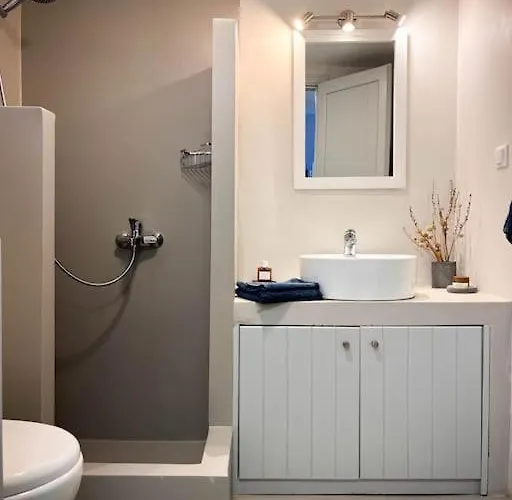 Cosy With Infinity Pool And Amazing View Feriehus Kythnos